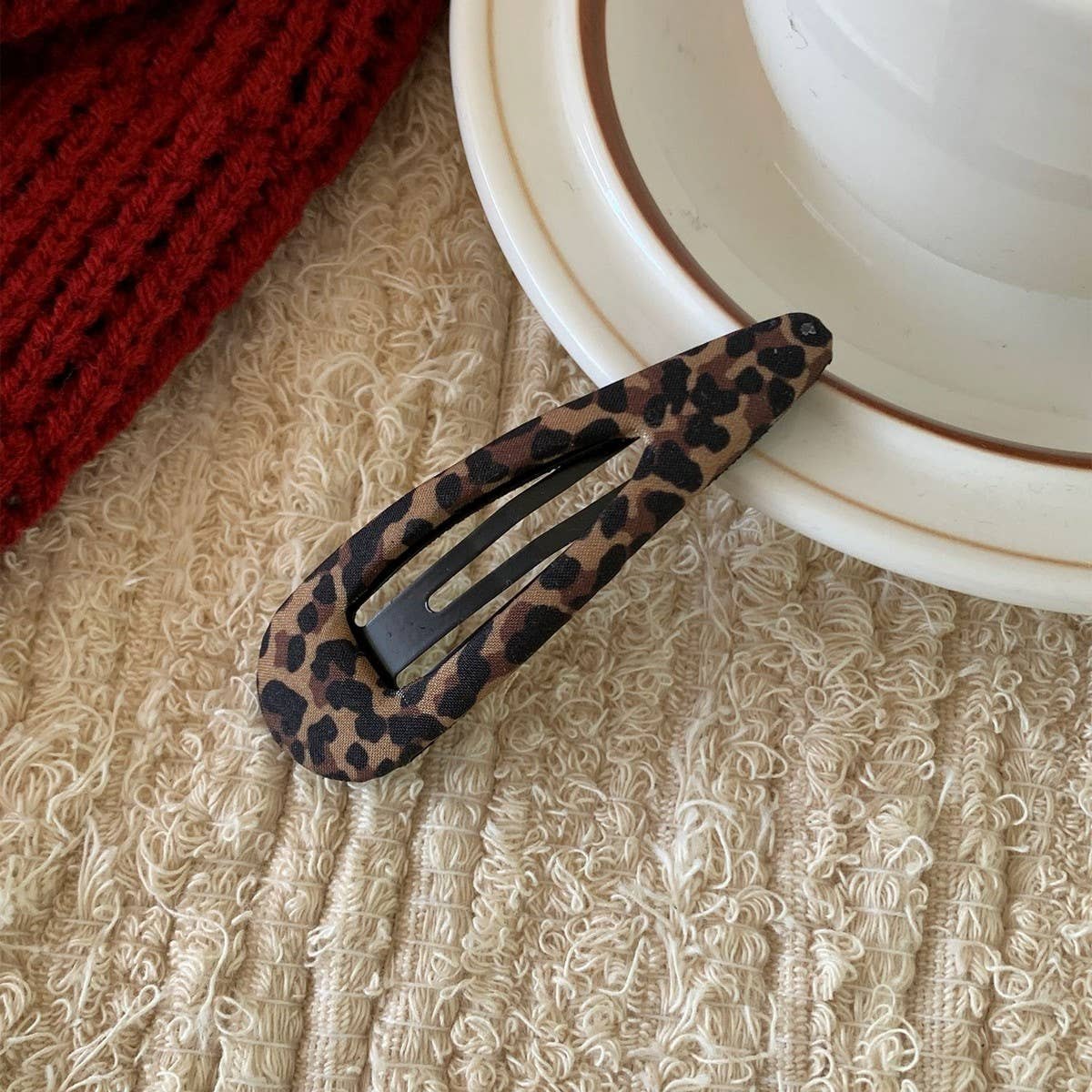 Leopard print triangle duckbill hair clips in coffee